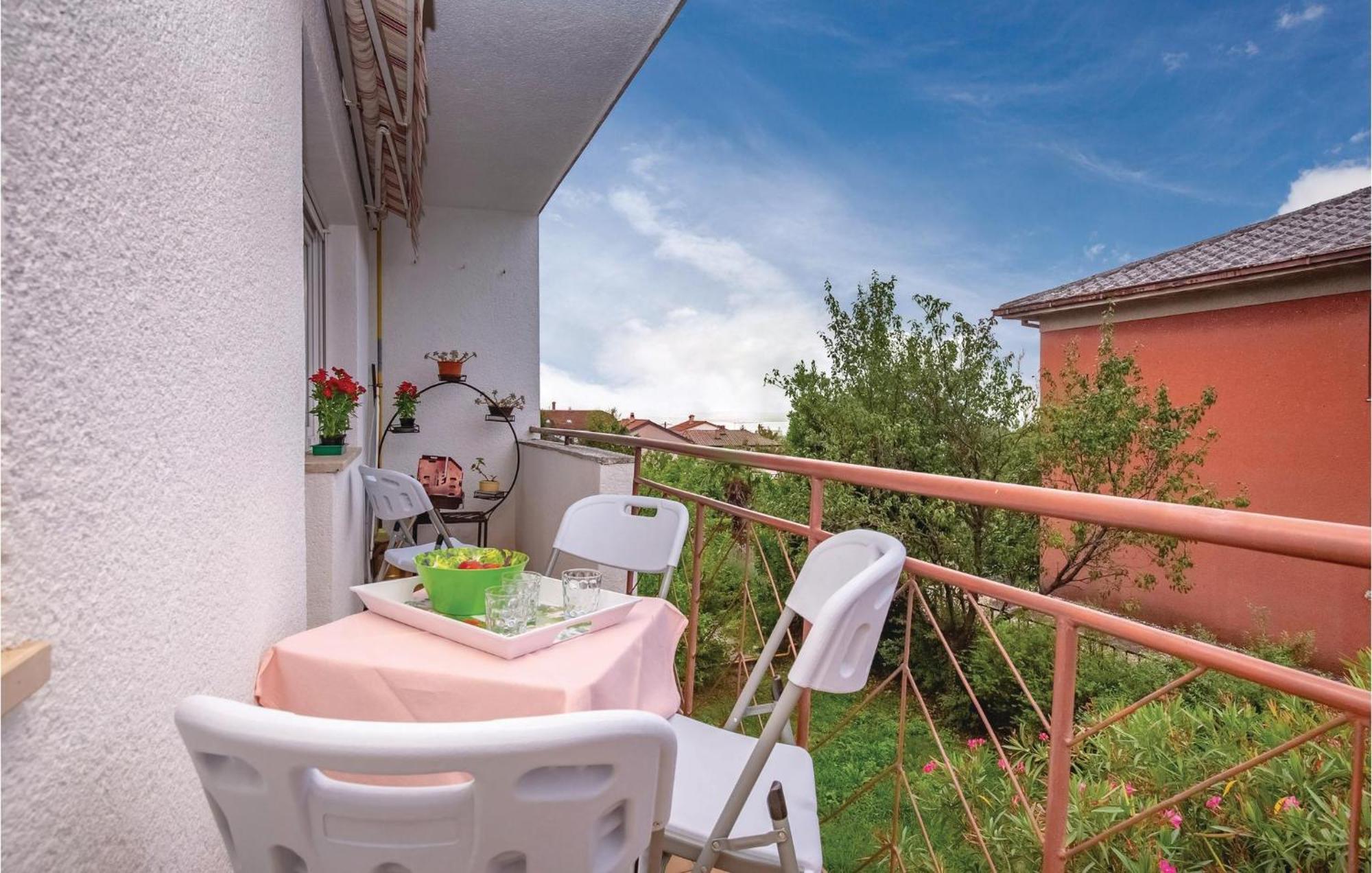 Amazing Apartment In Rijeka With Wifi Exterior foto